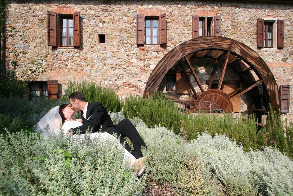 Agriturismo Il Mulino Delle Pile Chiusdino Bagian luar foto