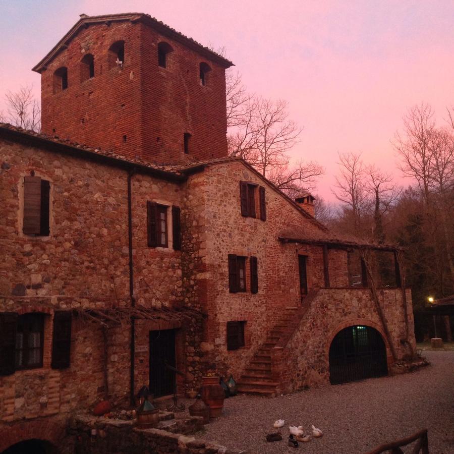 Agriturismo Il Mulino Delle Pile Chiusdino Bagian luar foto